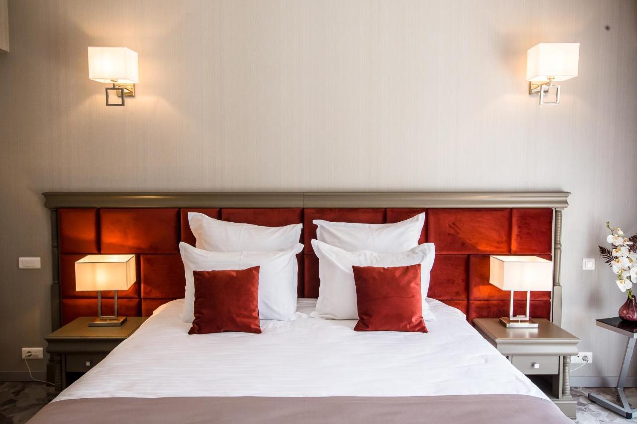 Hotel Carpat Inn Azuga Ngoại thất bức ảnh