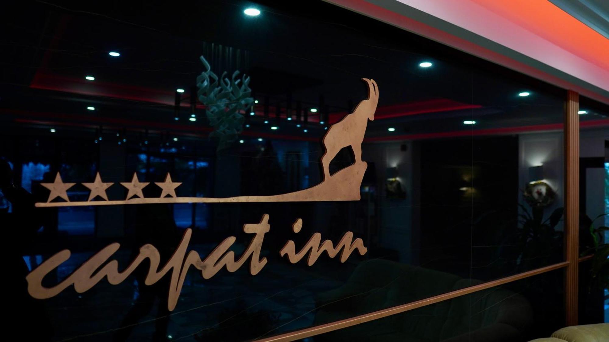 Hotel Carpat Inn Azuga Ngoại thất bức ảnh