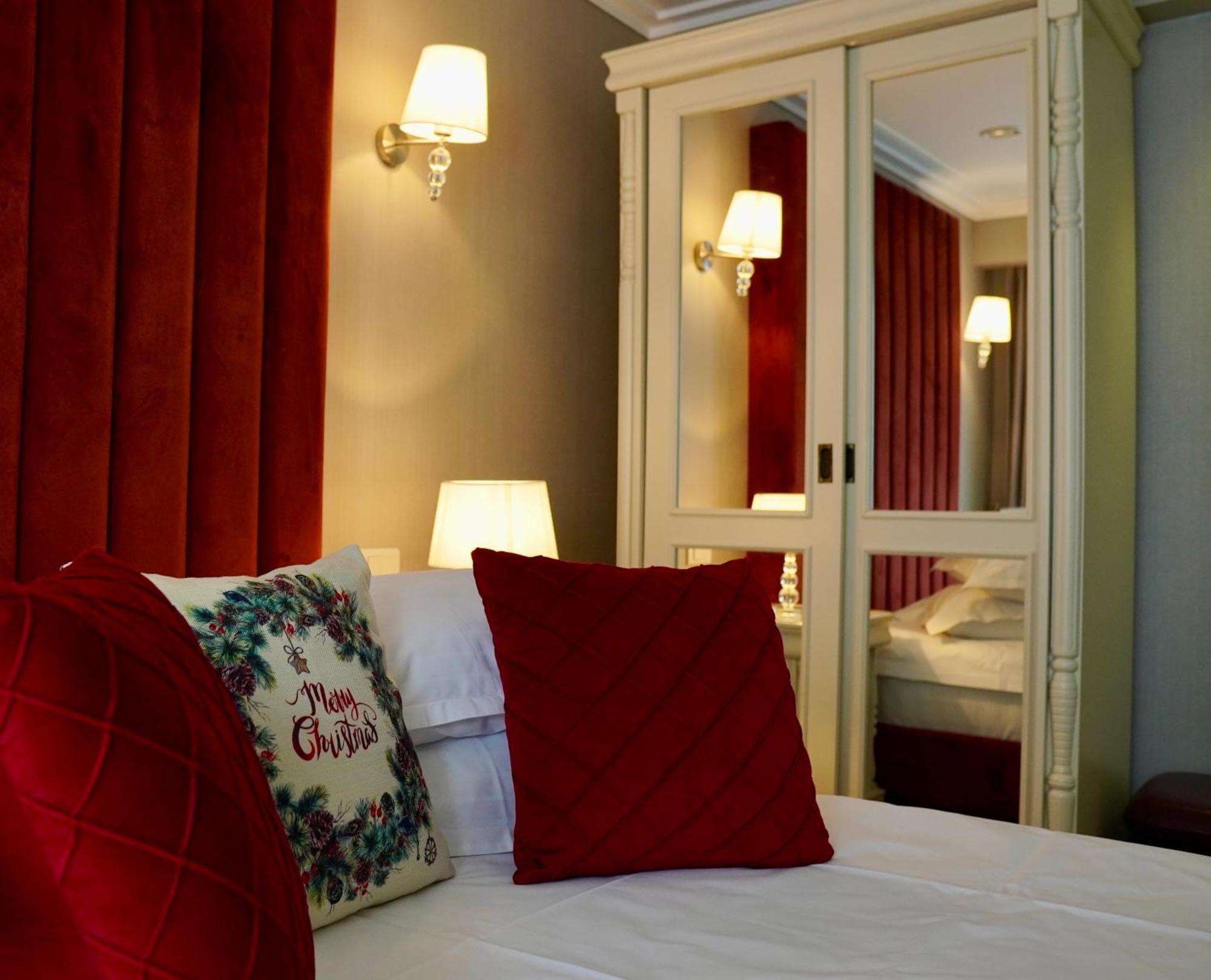 Hotel Carpat Inn Azuga Ngoại thất bức ảnh